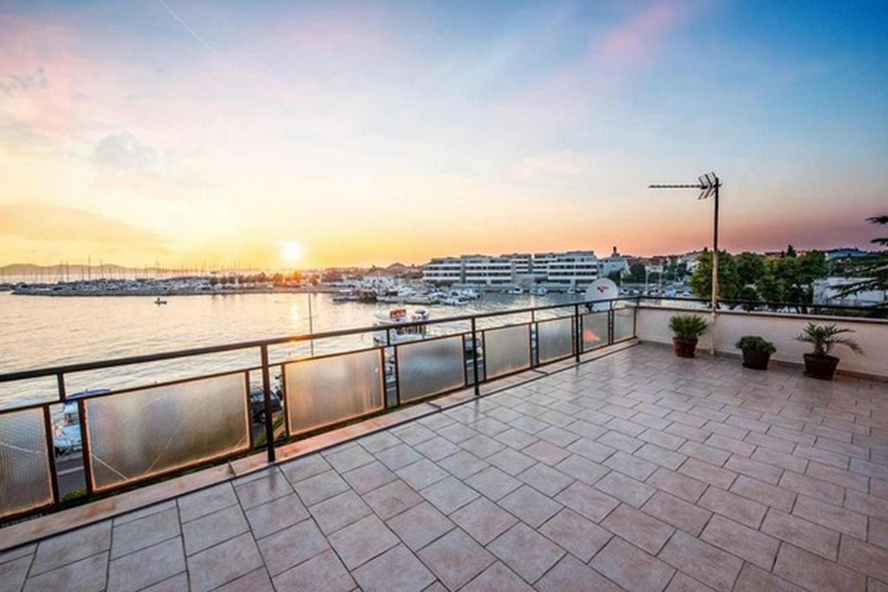 Amazing Seaview Apartment With A Balcony Near The Beach - Kneza Trpimira I Zadar Exteriör bild