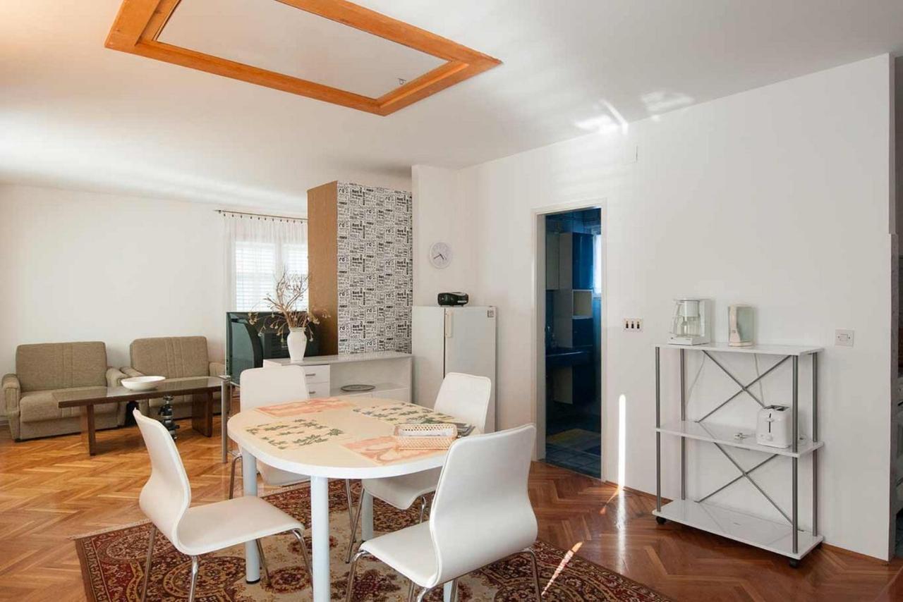 Amazing Seaview Apartment With A Balcony Near The Beach - Kneza Trpimira I Zadar Exteriör bild