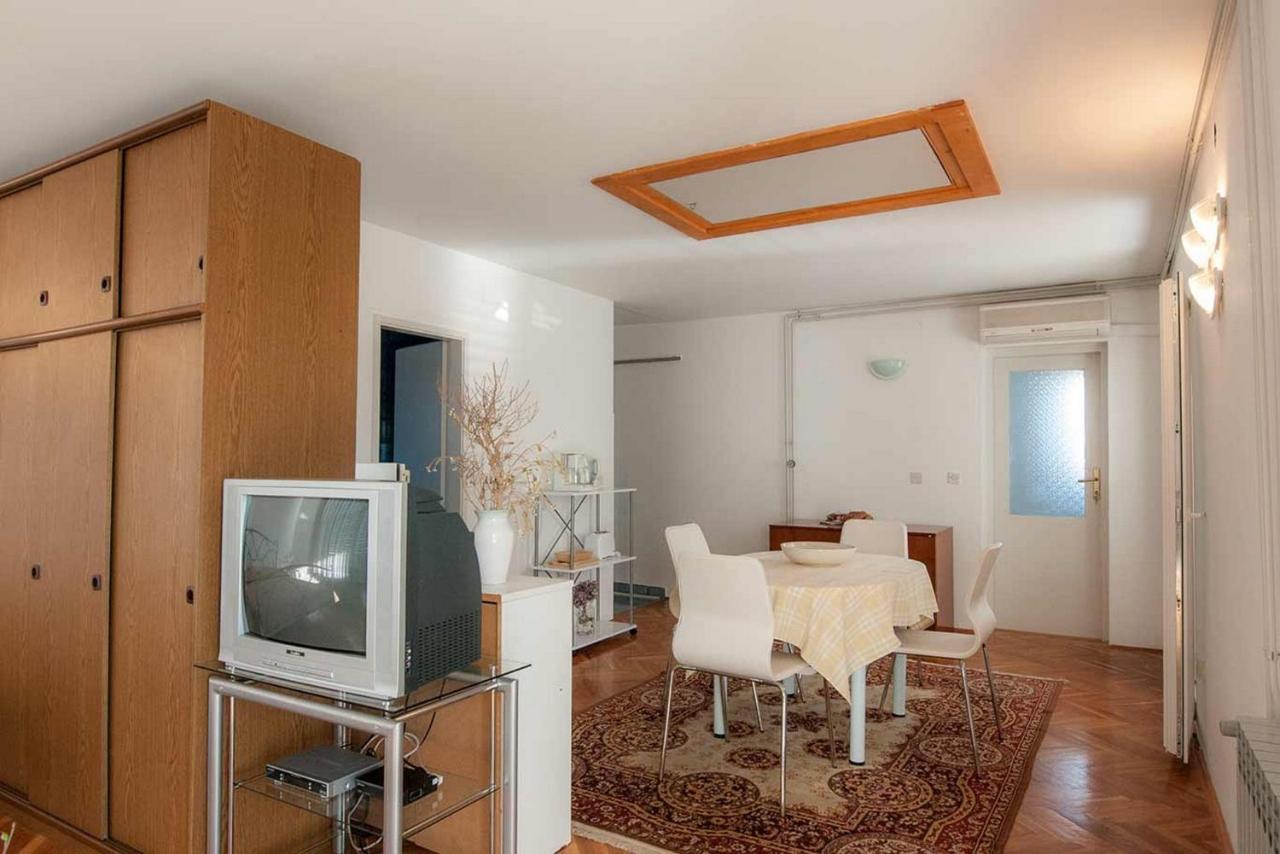 Amazing Seaview Apartment With A Balcony Near The Beach - Kneza Trpimira I Zadar Exteriör bild