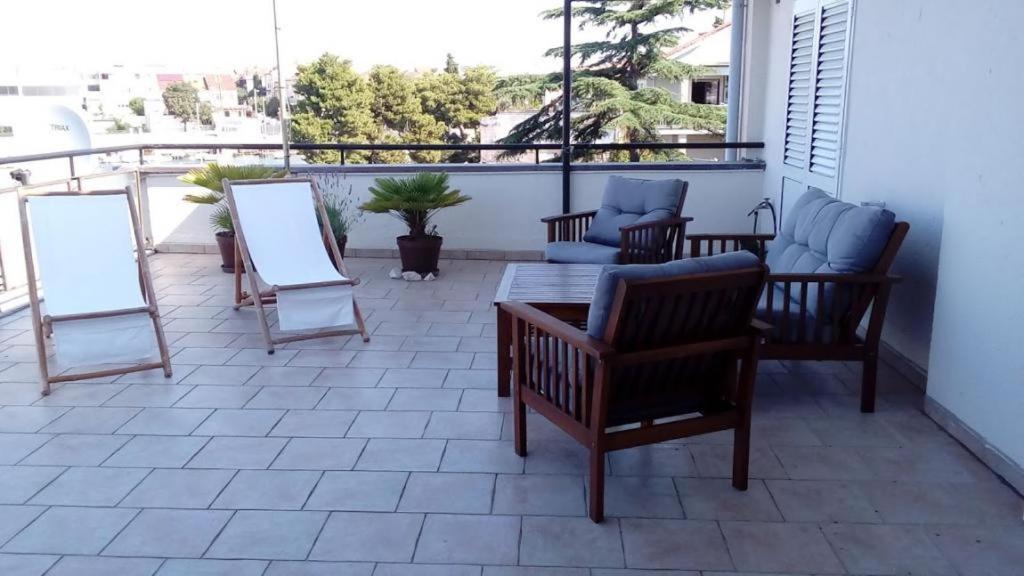 Amazing Seaview Apartment With A Balcony Near The Beach - Kneza Trpimira I Zadar Exteriör bild