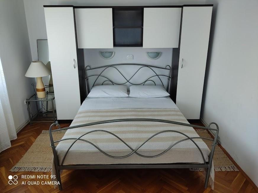 Amazing Seaview Apartment With A Balcony Near The Beach - Kneza Trpimira I Zadar Exteriör bild